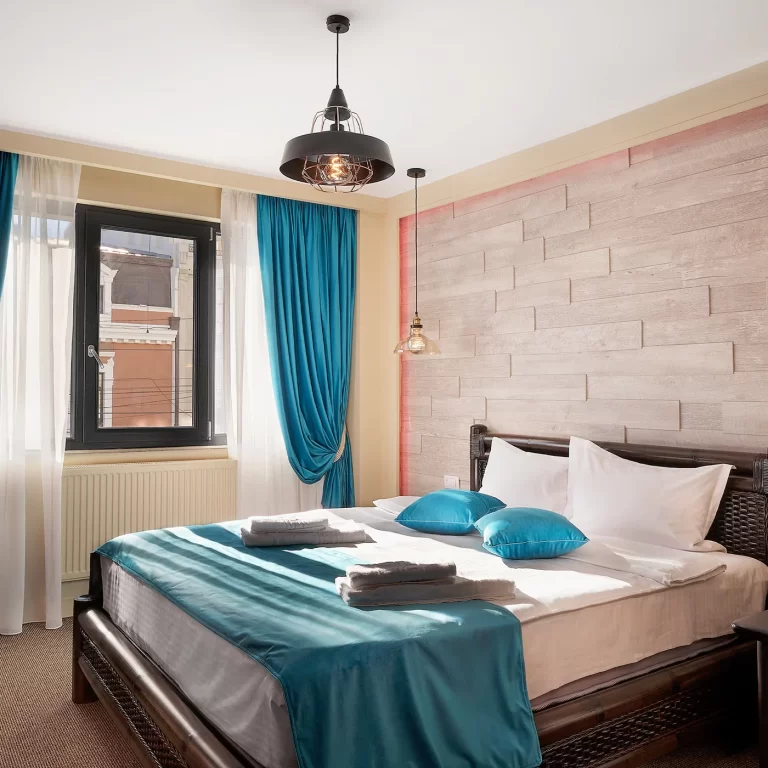king-room-with-a-view-p2-piata-unirii-iasi