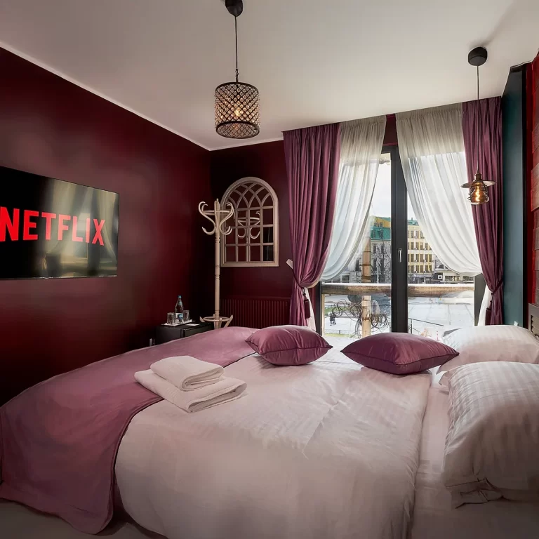 king-room-with-a-view-p4-piata-unirii-iasi