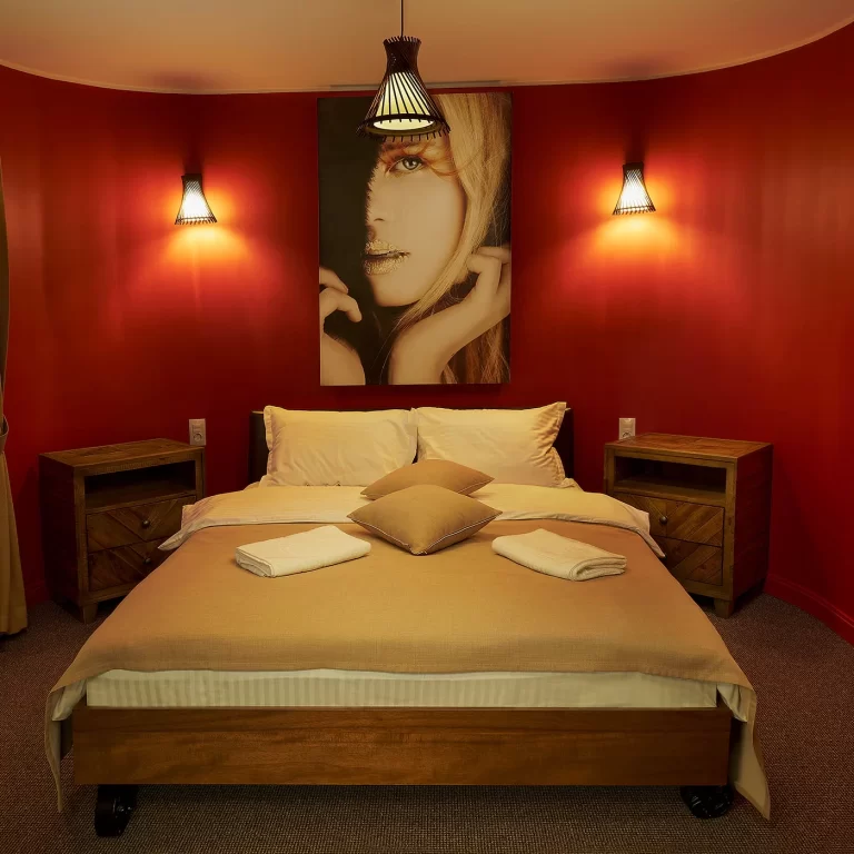 superior-double-room-p8-cazare-piata-unirii-iasi